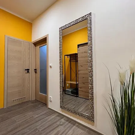 Prague's Hidden Pearl Apartamento *