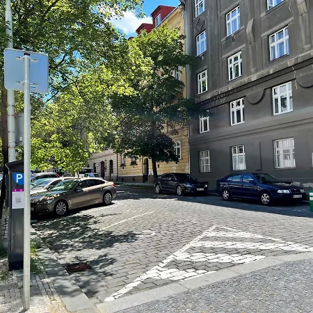 Prague's Hidden Pearl Πράγα
