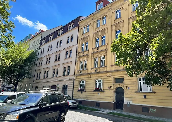 Prague's Hidden Pearl Πράγα